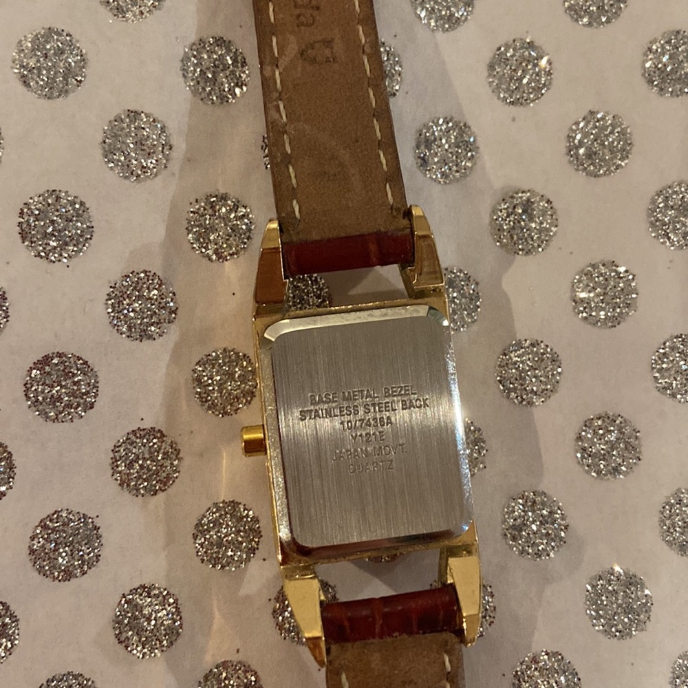 Anne Klein - Picture 3 of 5